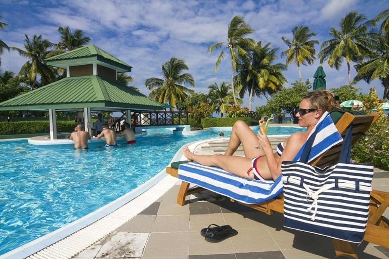 Equator Village Resort 3*